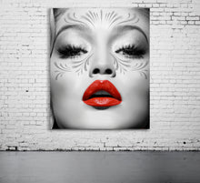 Load image into Gallery viewer, Filigree Lady